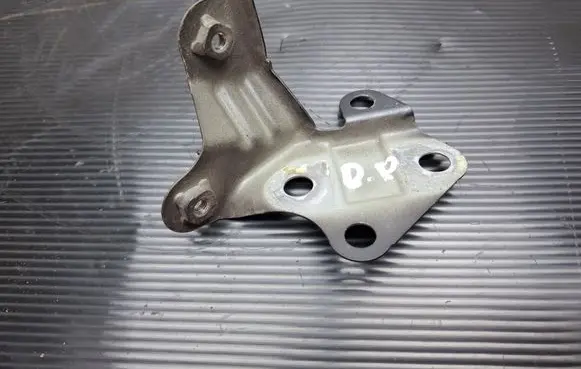 Lexus RX III Fender mounting bracket 