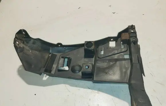 Volvo XC70 Front bumper mounting bracket 09484269