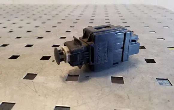 Volvo S40, V40 Brake pedal sensor switch 9128577
