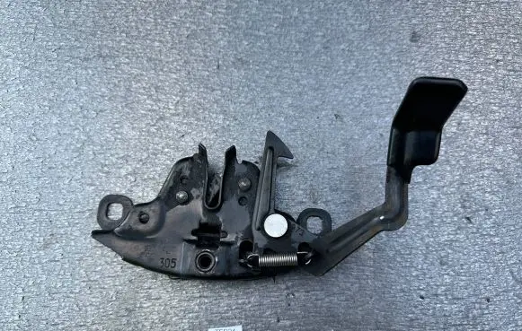 Nissan Terrano Engine bonnet/hood lock/catch 656012X000 656012X00A