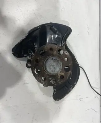 Mercedes-Benz C W204 Front wheel hub spindle knuckle