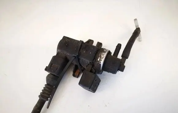 Audi A6 S6 C5 4B Turbo solenoid valve 8e0906628a
