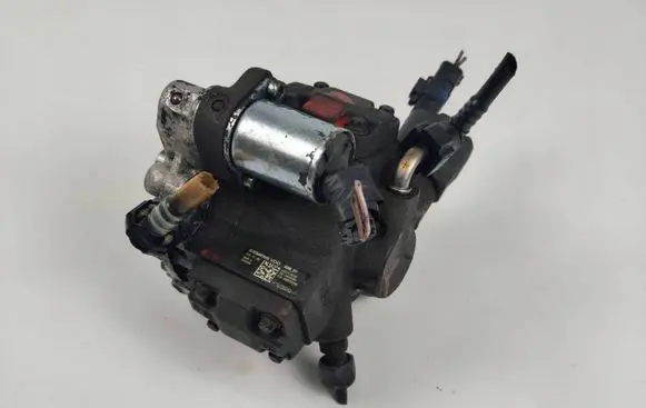 Volvo S40 Fuel injection high pressure pump 9685705080 A2C27100268