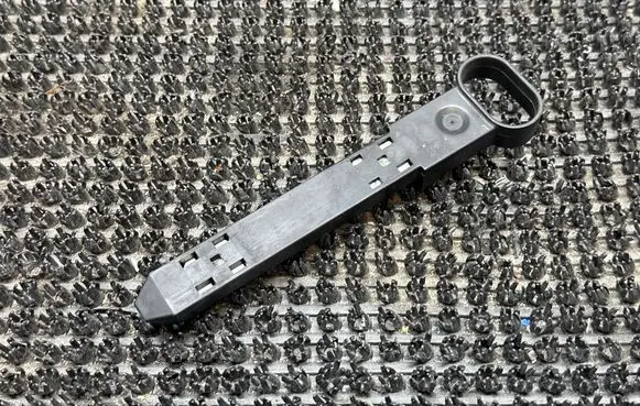 Headlight/headlamp mounting bracket