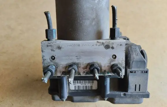 KIA Carnival ABS Pump 0265800445 0265231587 589204D000