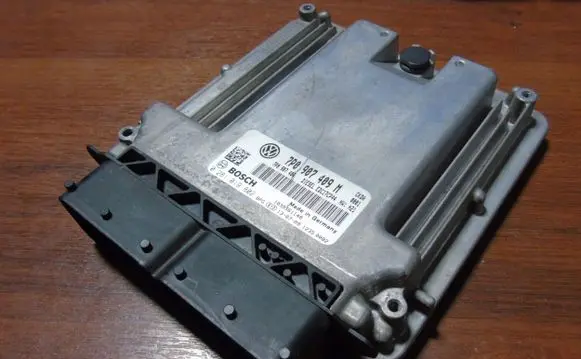 Volkswagen Touareg II Trunk lid opening control unit 