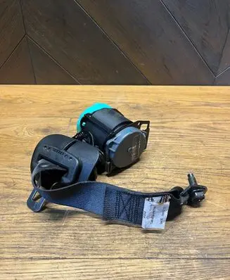 Nissan Note (E11) Middle seatbelt (rear) 888549U00A