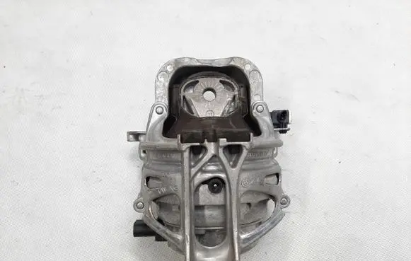 Audi Q8 Engine mount vacuum valve 4M0199256BL