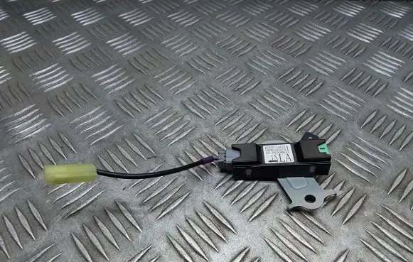 Lexus ES 250 - 300 - 330 Aerial antenna amplifier 8630033430