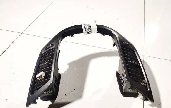 Chevrolet Orlando Dash center air vent grill