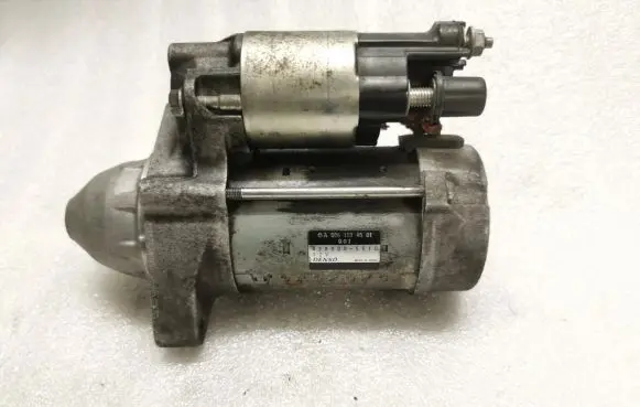 Mercedes-Benz E W212 Starter motor A0061514501