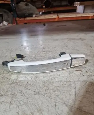 Buick Encore I Rear door exterior handle 630109301