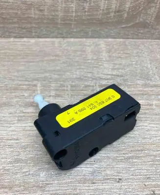 Volkswagen Transporter - Caravelle T5 Headlight level adjustment motor 1J0941295A 0307853304