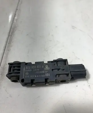 Audi A3 S3 A3 Sportback 8P Airbag deployment crash/impact sensor 8E0959651A