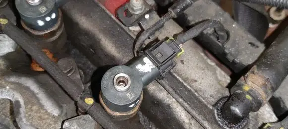 KIA Soul Fuel injector 338002A900 0445110320 C1KYGWH