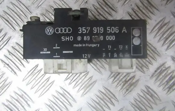 Volkswagen Golf III Coolant fan relay 357919506a 898719000