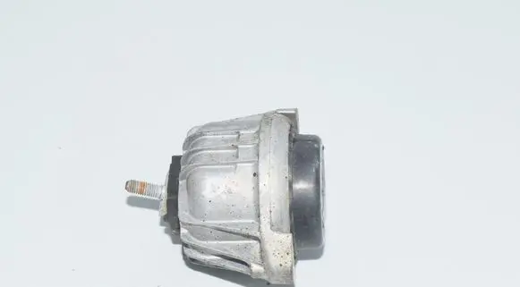 BMW 1 E81 E87 Engine mount bracket 139811