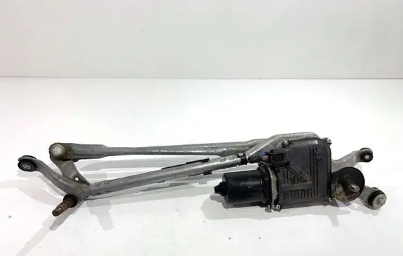 Honda CR-V Front wiper linkage and motor 