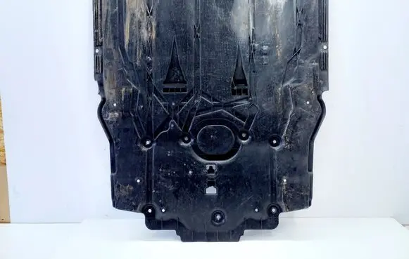 Mercedes-Benz GLA H247 Engine splash shield/under tray A2475202600