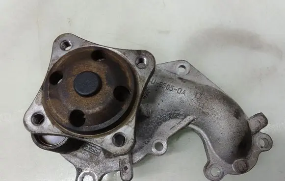 Ford S-MAX Water pump XS4U8512