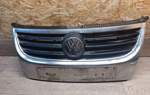 Volkswagen Touran I Front bumper upper radiator grill 1T0853651D 5M0853601