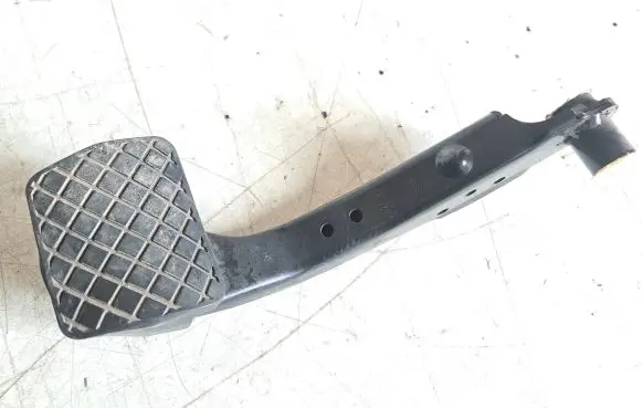 Volkswagen PASSAT B7 Brake pedal 3C2723143A