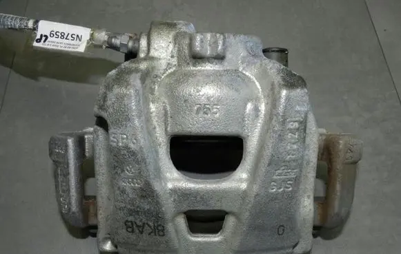 Audi A5 Sportback 8TA Front brake caliper