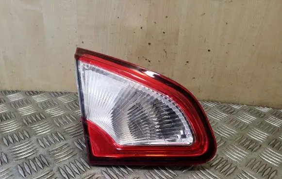Nissan Qashqai Tailgate rear/tail lights B26555BR01A 89503189