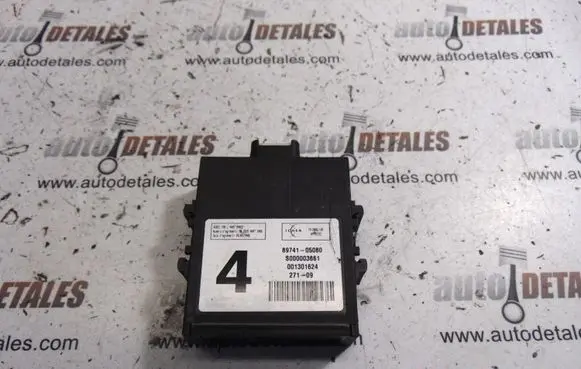 Toyota Avensis T270 Door control unit/module 89741-05080