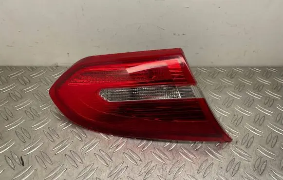 Ford Focus Tailgate rear/tail lights F1EB13A603DD
