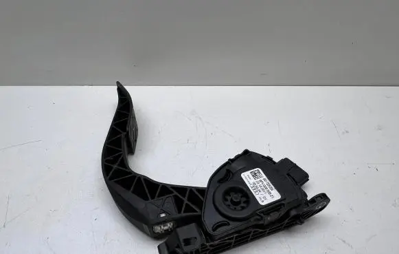 Audi A6 C7 Accelerator throttle pedal 8K1723523A 23102011 35324L