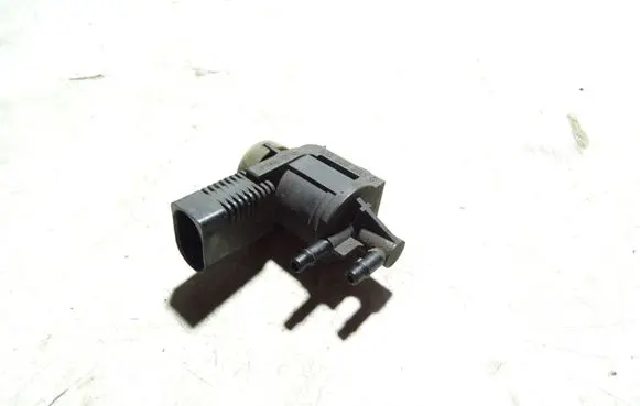 Audi A4 S4 B7 8E 8H Turbo solenoid valve 1J0906283C