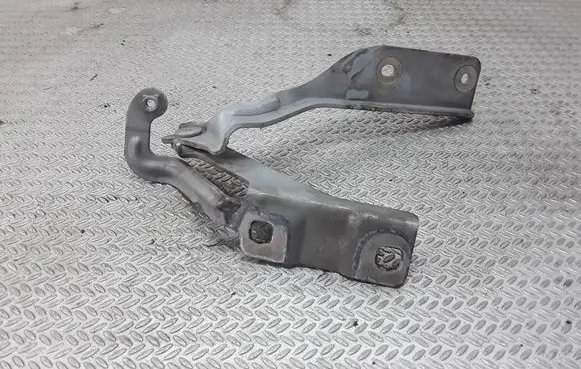 Nissan Primera Engine bonnet/hood hinges