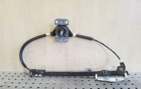 Rear door manual window regulator