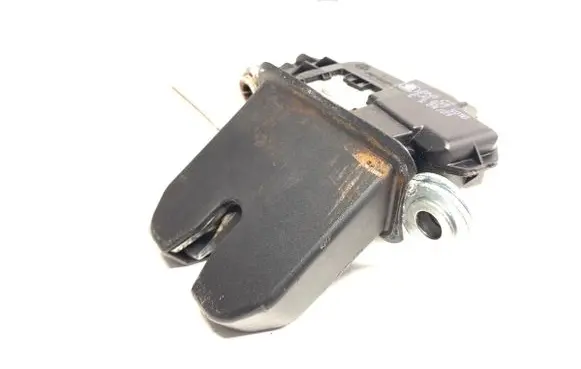 Skoda Fabia Mk1 (6Y) Tailgate exterior lock 5J0827501B