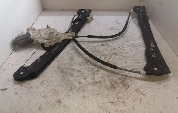 BMW 1 E81 E87 Front door window regulator with motor 6927028 996625101