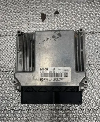 BMW 5 E60 E61 Engine control unit/module 0281011238 7809000