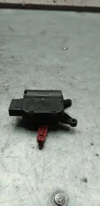 Audi A4 S4 B7 8E 8H Air flap motor/actuator 0132801301 663825XC 8E1820511