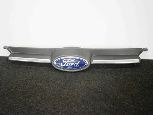 Ford Focus Front bumper upper radiator grill