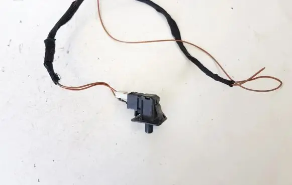 Mercedes-Benz E W210 Front door sensor 2028202110 30010101