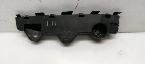 Mazda 2 Front bumper mounting bracket D652500U1