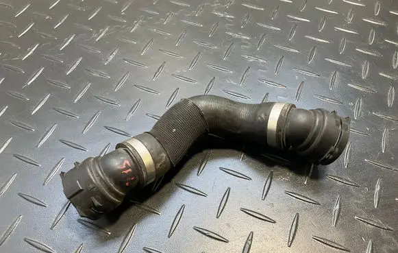 BMW 3 E90 E91 Coolant pipe/hose 7812515