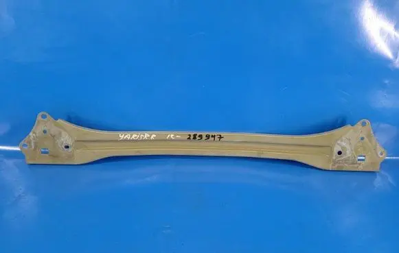Toyota Yaris Rear bumper mounting bracket 521720D020