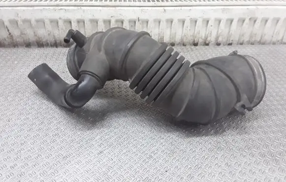 Mitsubishi Carisma Air intake duct part