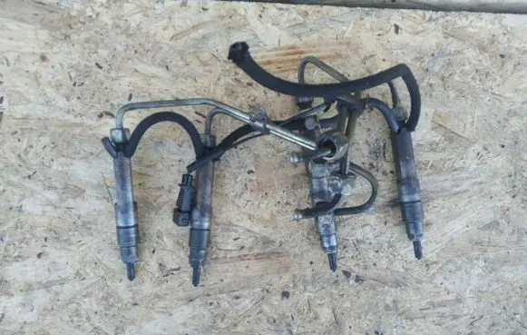 Skoda Octavia Mk1 (1U) Fuel injector QQQQQQQQQQQ