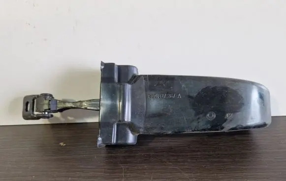 Skoda Octavia Mk3 (5E) Front door check strap stopper 5E0837267A