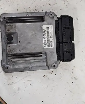 Volkswagen PASSAT B5.5 Engine control unit/module 038906016K 1039S05449