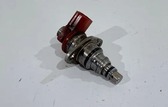 Toyota Corolla Verso E121 Fuel pressure regulator 