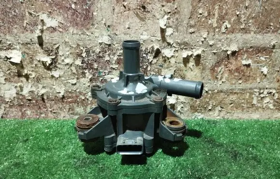 Toyota Prius (XW30) Electric auxiliary coolant/water pump G904048020 09F1710048