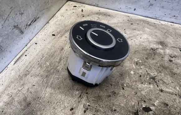 Volkswagen Touareg I Suspension ride height/mode switch 7L6927135E